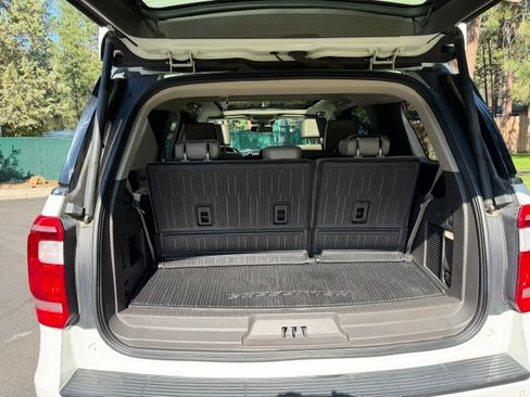 Used 2021 Ford Expedition XLT AWD/4WD image 14