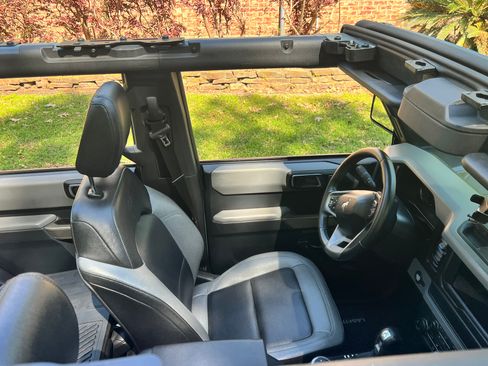 Used 2023 Ford Bronco Black Diamond image 8