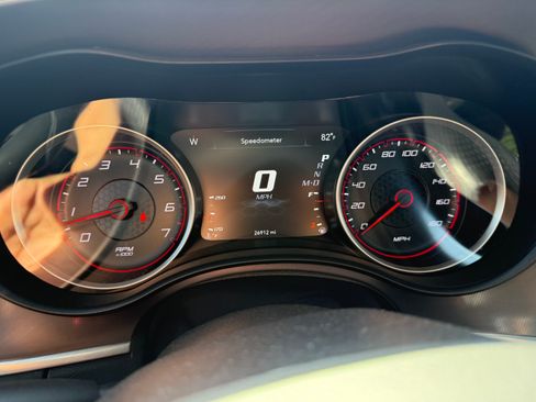 Used 2022 Dodge Charger Scat Pack w/ Dynamics Package RWD image 9