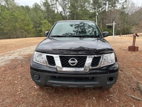 Used 2012 Nissan Frontier S image 9