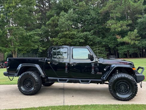 Used 2020 Jeep Gladiator Rubicon AWD/4WD image 2
