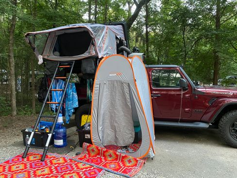 Used 2021 Jeep Gladiator Sport image 4