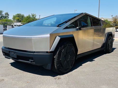 Used 2024 Tesla Cybertruck AWD Crew Cab image 2