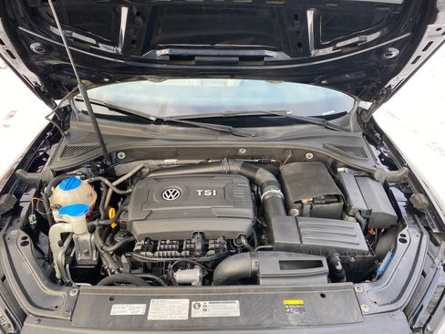 Used 2017 Volkswagen Passat 1.8T R-Line w/ R-Line Lighting Package image 15