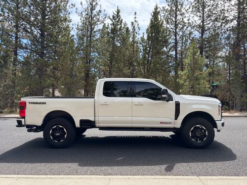 Used 2025 Ford F350 Platinum w/ Tremor Off-Road Package AWD/4WD image 8