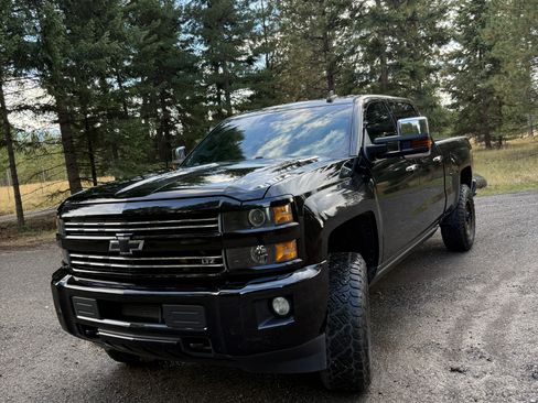 Used 2016 Chevrolet Silverado 2500 LTZ w/ Duramax Plus Package AWD/4WD image 2