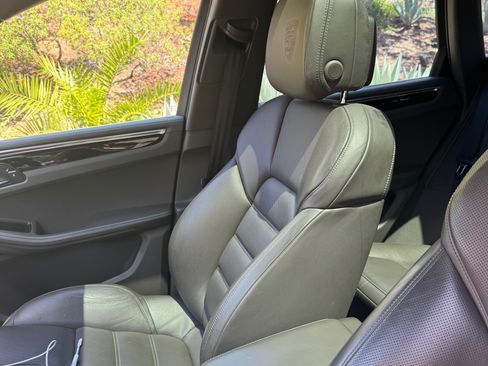 Used 2016 Porsche Macan S image 18