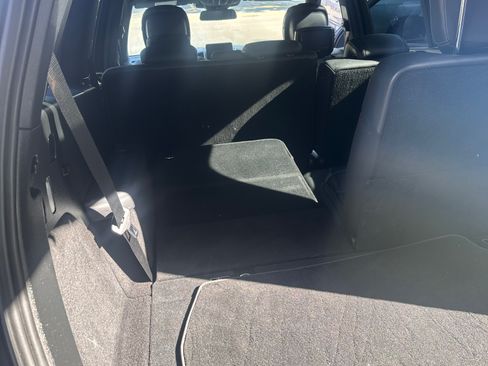 Used 2017 Mercedes-Benz GLS 550 4MATIC image 9