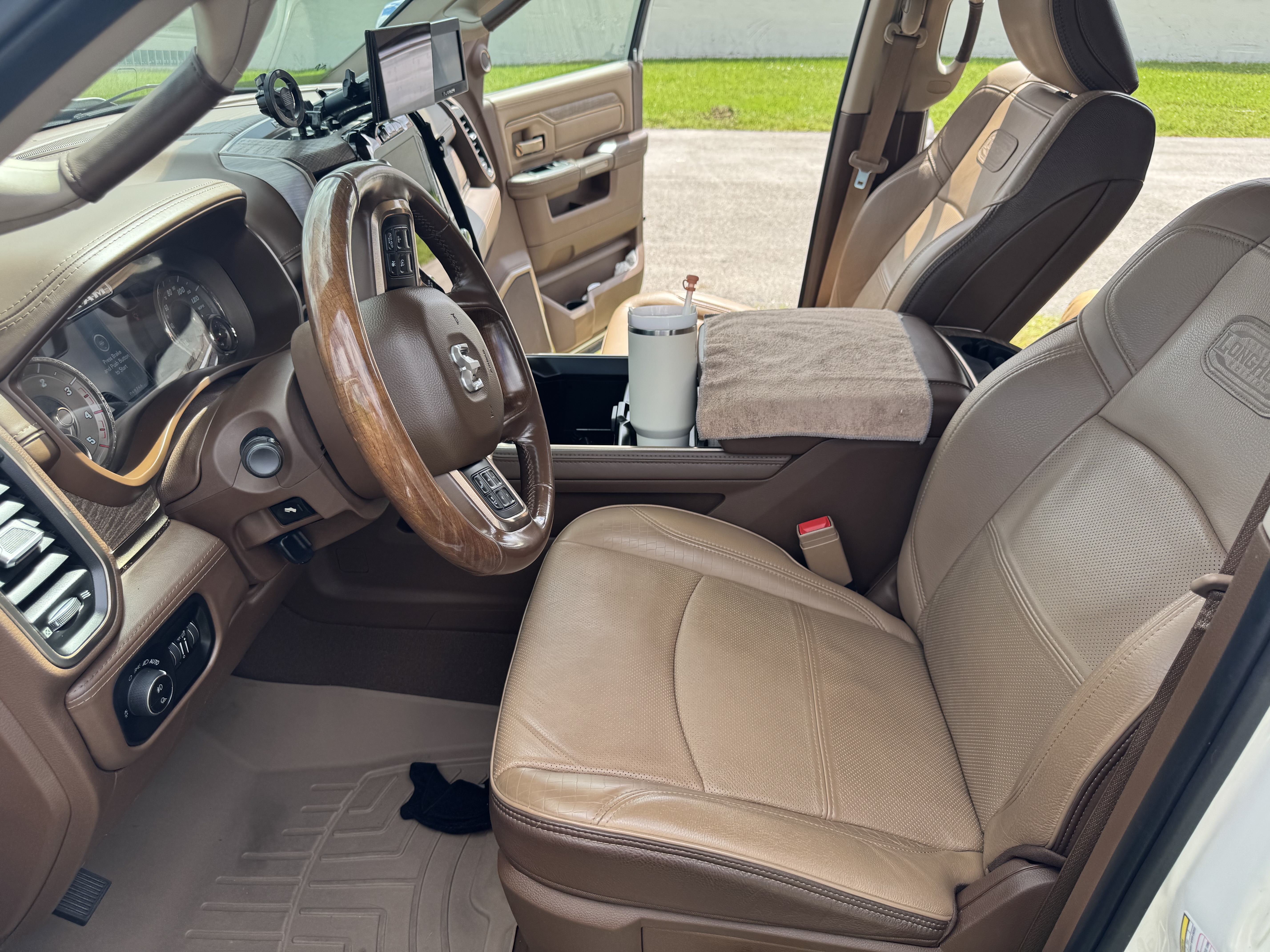 Used 2020 RAM 3500 Limited AWD/4WD image 9
