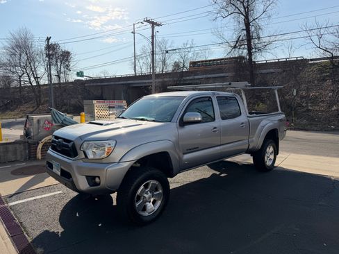 Used 2014 Toyota Tacoma 4x4 Double Cab w/ TRD Sport Package image 9