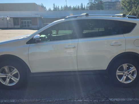 Used 2013 Toyota RAV4 XLE image 5