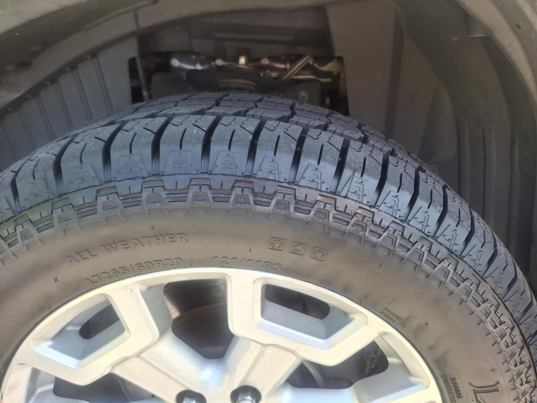 Used 2017 Nissan Titan SV AWD/4WD image 27