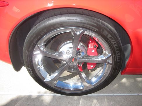 Used 2013 Chevrolet Corvette Grand Sport w/ 2LT Preferred Equipment Group image 10