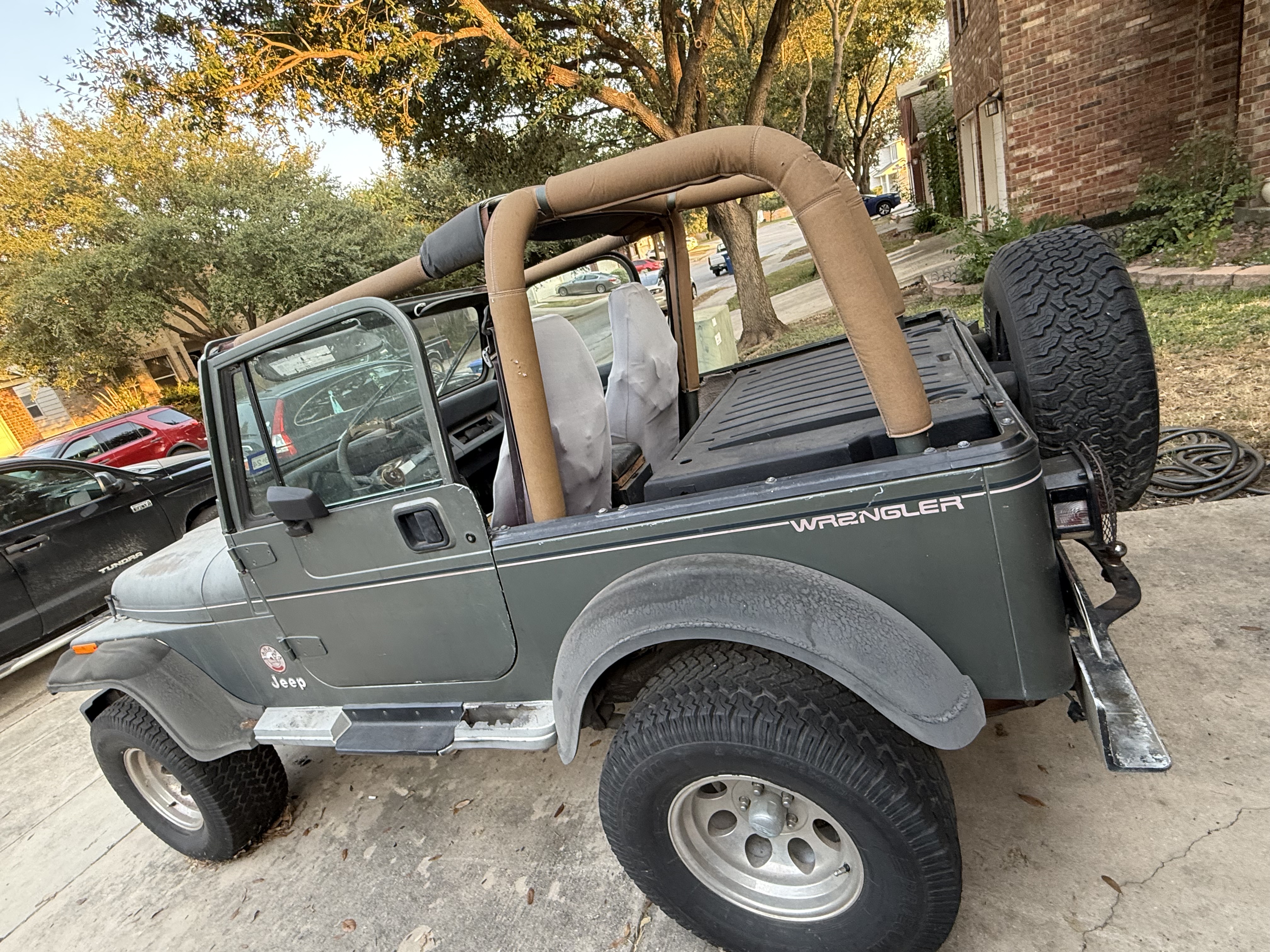 Used 1992 Jeep Wrangler Sahara AWD/4WD image 1
