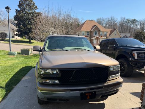 Used 2003 Chevrolet Tahoe LT image 14