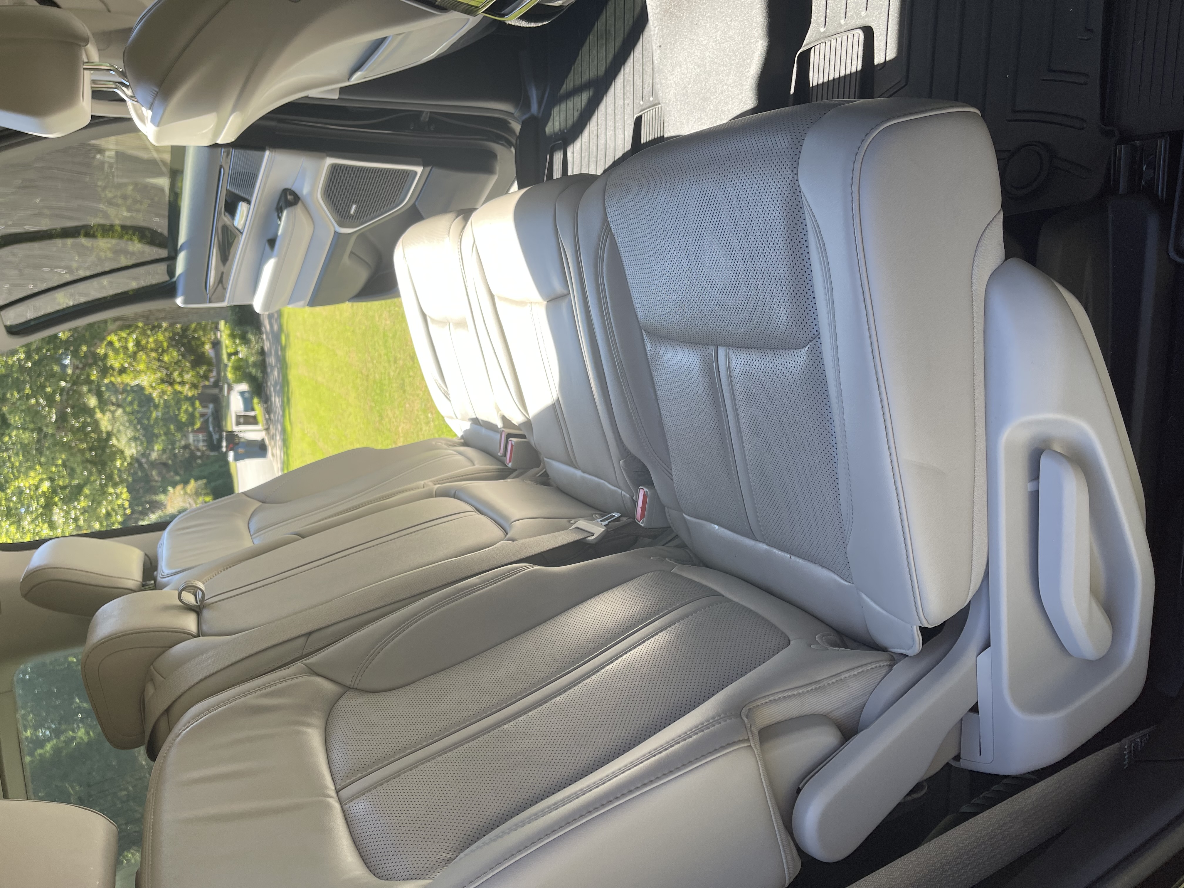 Used 2022 Jeep Wagoneer Series I AWD/4WD image 6