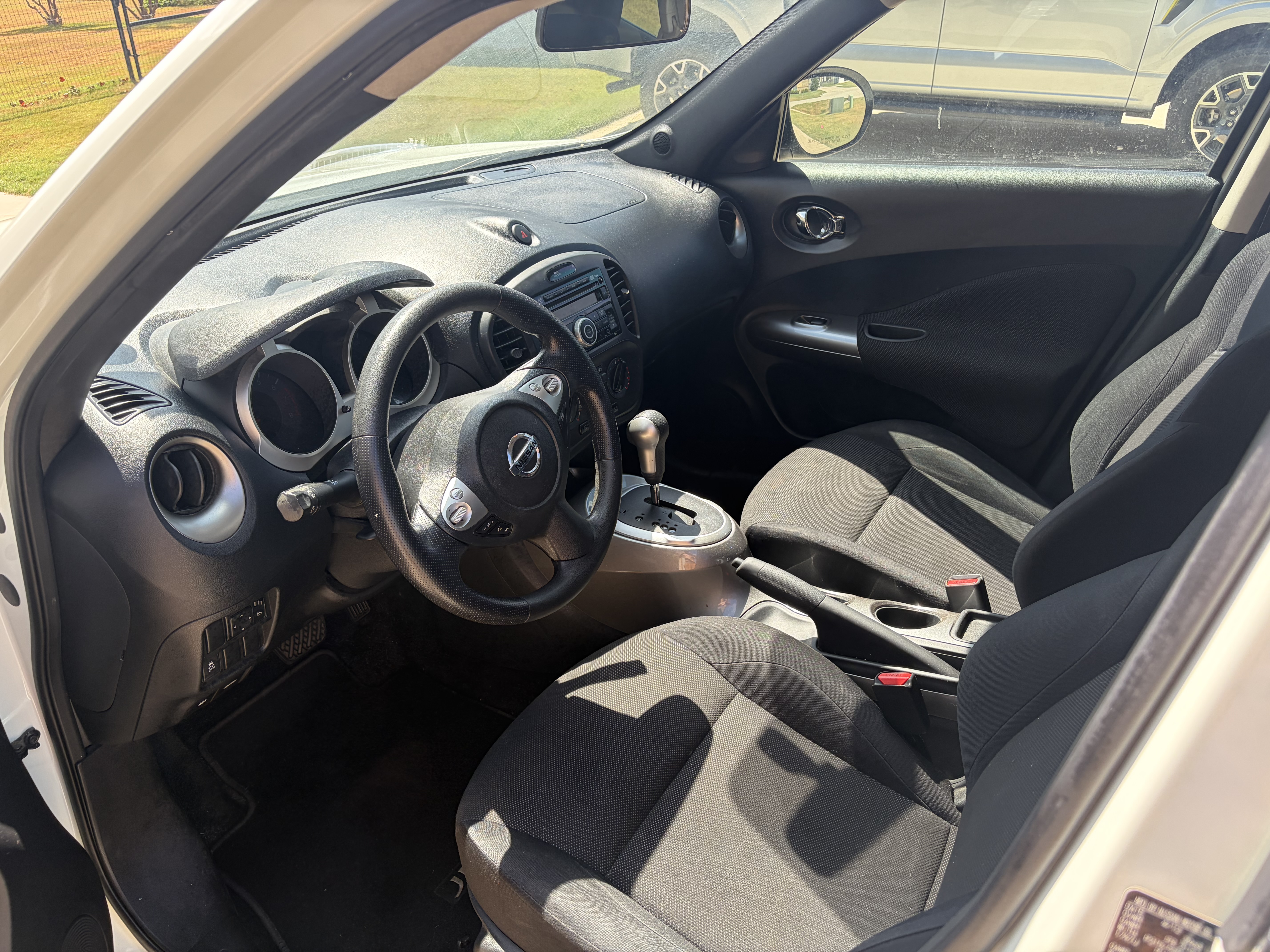 Used 2012 Nissan Juke S FWD image 12