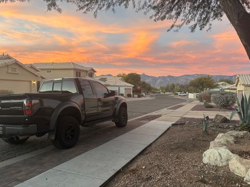 Used 2010 Ford F150 Raptor image 10
