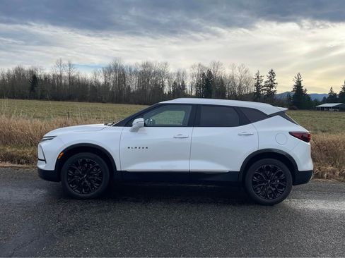 Used 2023 Chevrolet Blazer Premier w/ Driver Confidence II Package image 5