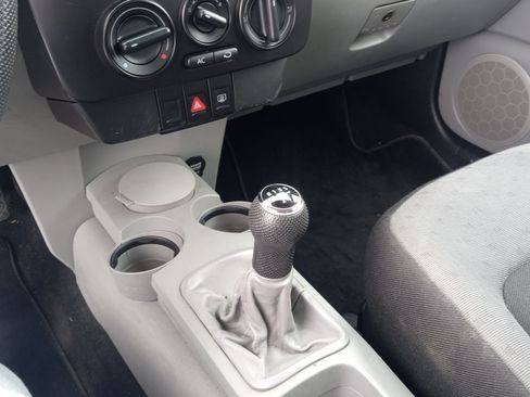 Used 1998 Volkswagen Beetle Coupe image 6