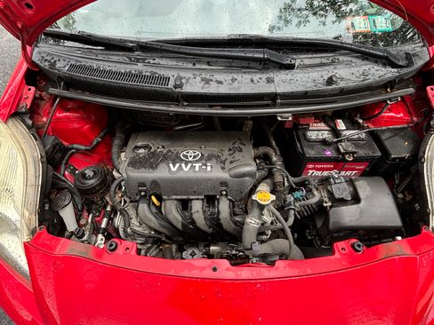 Used 2010 Toyota Yaris 2-Door Hatchback FWD image 9