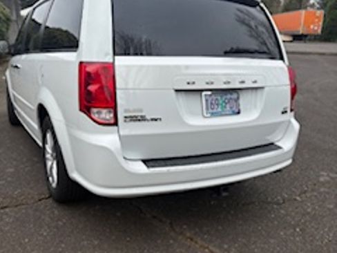 Used 2014 Dodge Grand Caravan SXT image 5