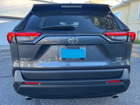 Used 2023 Toyota RAV4 XLE w/ Convenience Package image 9