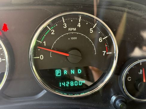 Used 2015 Jeep Wrangler Unlimited Sport w/ Quick Order Package 24S AWD/4WD image 9