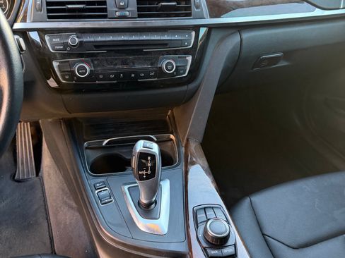 Used 2016 BMW 320i Sedan image 18