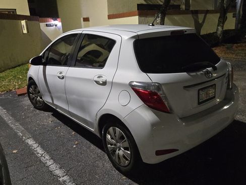 Used 2012 Toyota Yaris LE image 6