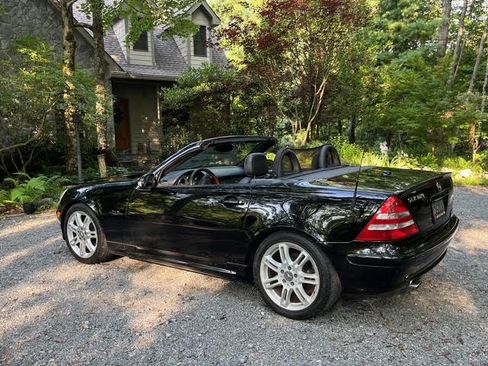 Used 2004 Mercedes-Benz SLK 320 image 2