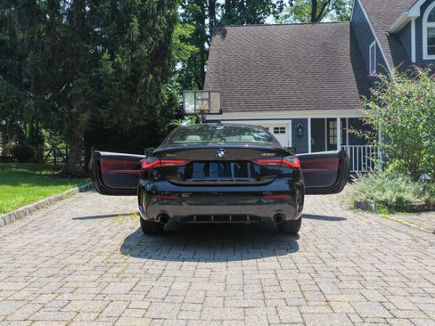 Used 2021 BMW 430i xDrive Coupe w/ M Sport Package AWD/4WD image 9