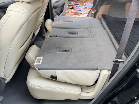 Used 2017 Cadillac XT5 Luxury w/ Driver Awareness Package image 17