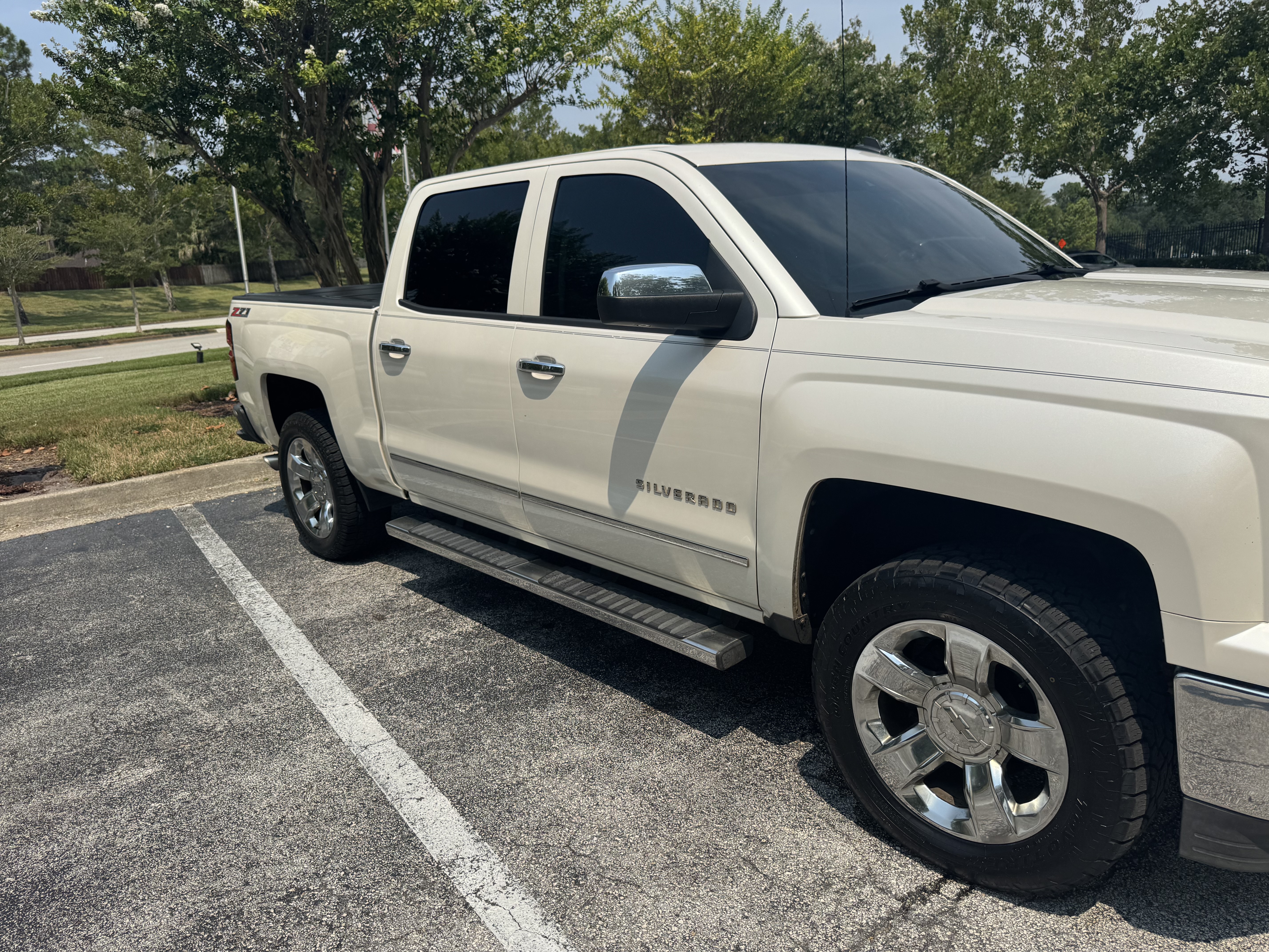 Used 2014 Chevrolet Silverado 1500 LTZ Z71 w/ LTZ Plus Package AWD/4WD image 8