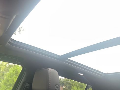 Used 2024 Chevrolet Suburban RST w/ Luxury Package image 5