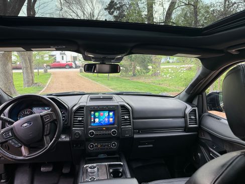 Used 2018 Ford Expedition Limited w/ Equipment Group 301A image 10