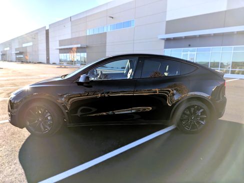 Used 2020 Tesla Model Y Long Range image 4