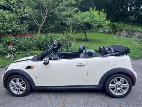 Used 2014 MINI Cooper Convertible FWD image 6