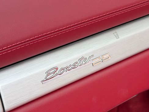 Used 2022 Porsche 718 Boxster RWD image 17