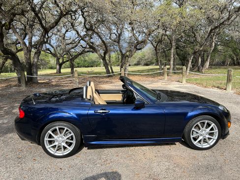 Used 2011 MAZDA MX-5 Miata Grand Touring w/ Premium Pkg image 1