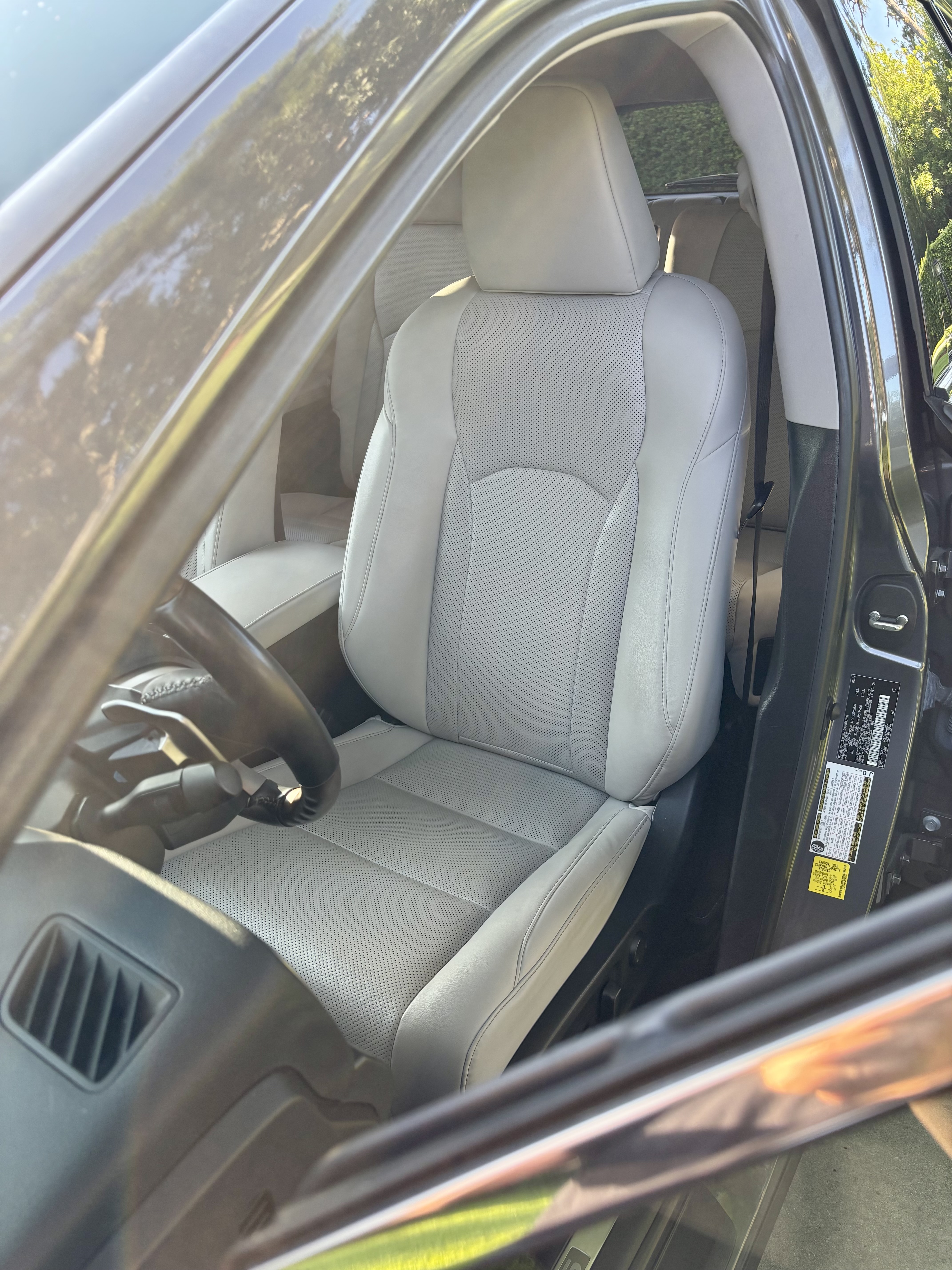 Used 2022 Lexus RX 350L FWD w/ Premium Package image 9