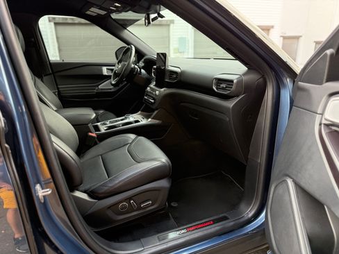 Used 2020 Ford Explorer ST w/ ST Street Pack image 8