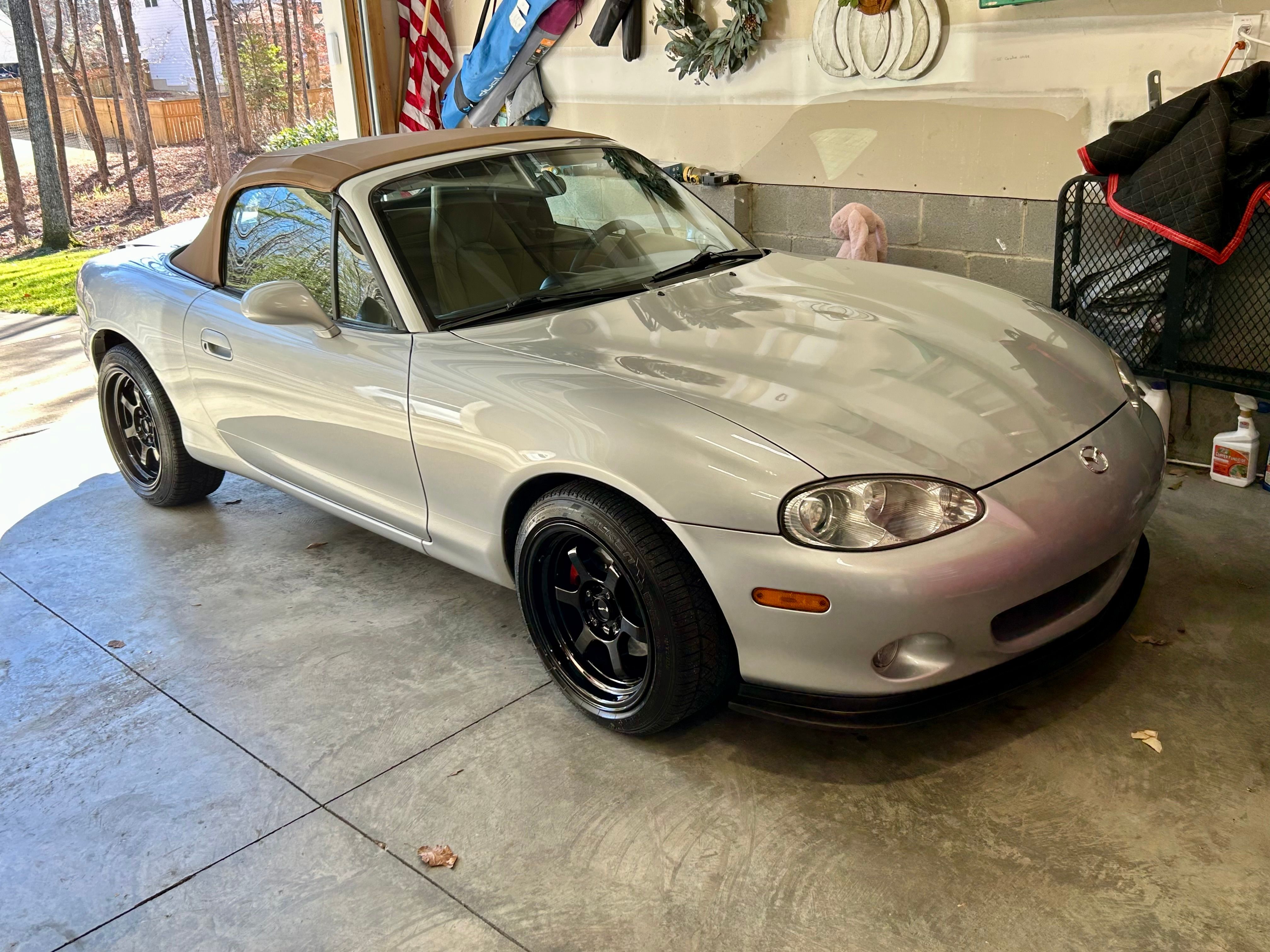 Used 2001 MAZDA MX-5 Miata LS RWD image 2