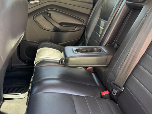 Used 2016 Ford Escape SE w/ SE Leather Comfort Package FWD image 2