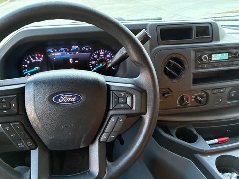Used 2021 Ford E-350 and Econoline 350 Super Duty image 13