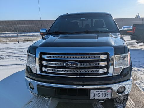 Used 2014 Ford F150 Lariat w/ Lariat Chrome Package image 2