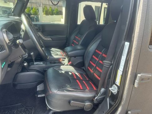 Used 2013 Jeep Wrangler Unlimited Sport AWD/4WD image 17