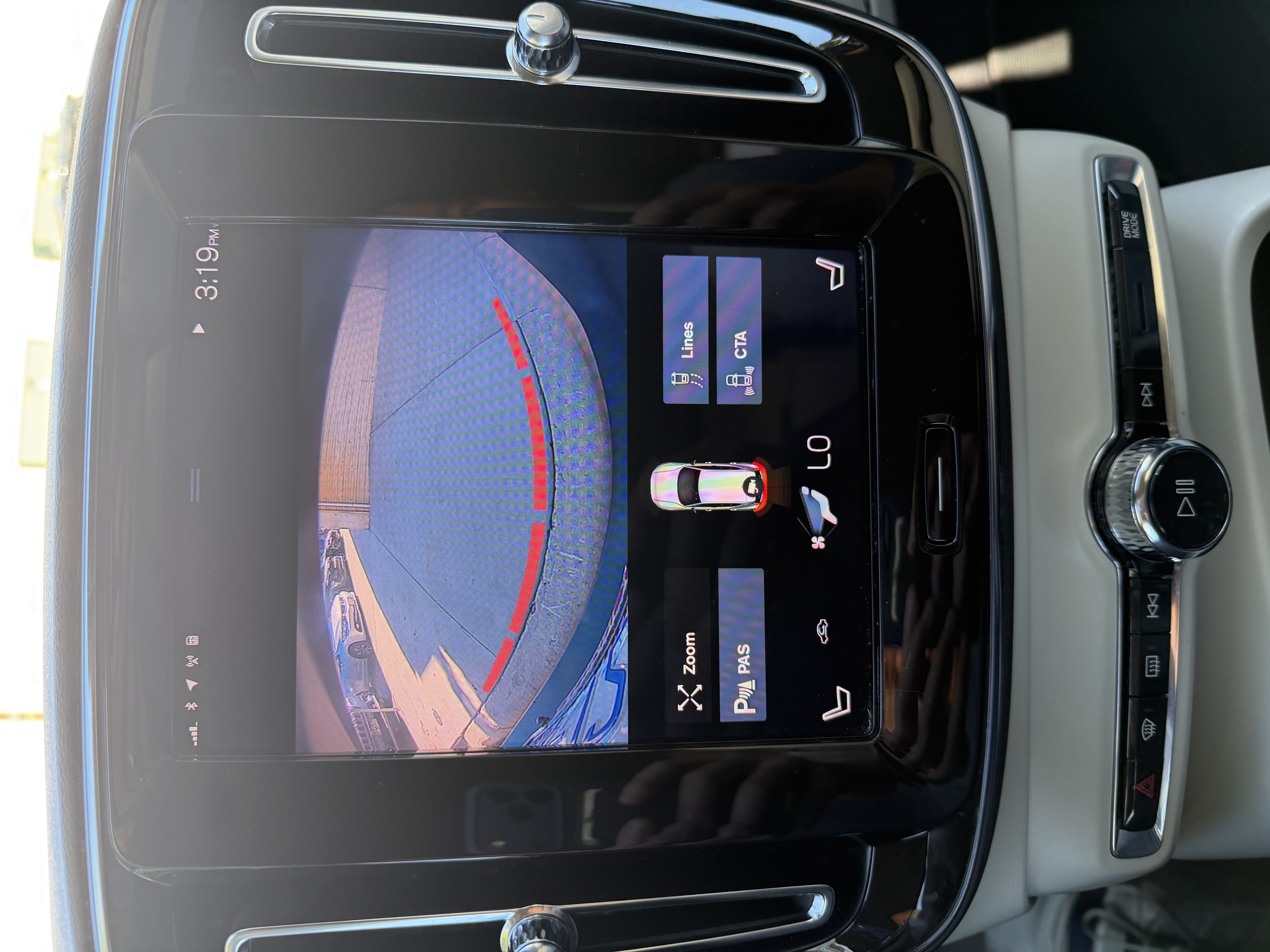 Used 2020 Volvo XC40 T4 Momentum FWD image 11