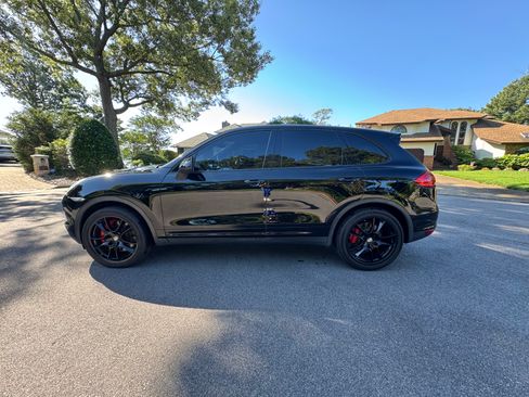 Used 2012 Porsche Cayenne Turbo AWD/4WD image 5