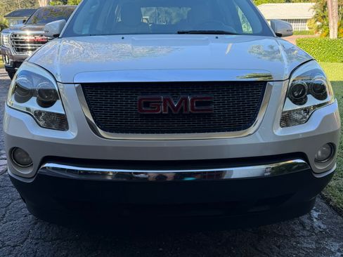 Used 2011 GMC Acadia SLT w/ LPO, 'HIT The Road' Package image 5